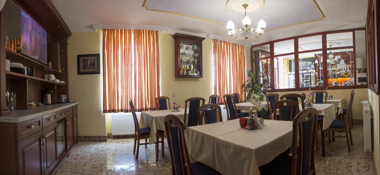 Centrum Panzio Szentendre Ngoại thất bức ảnh